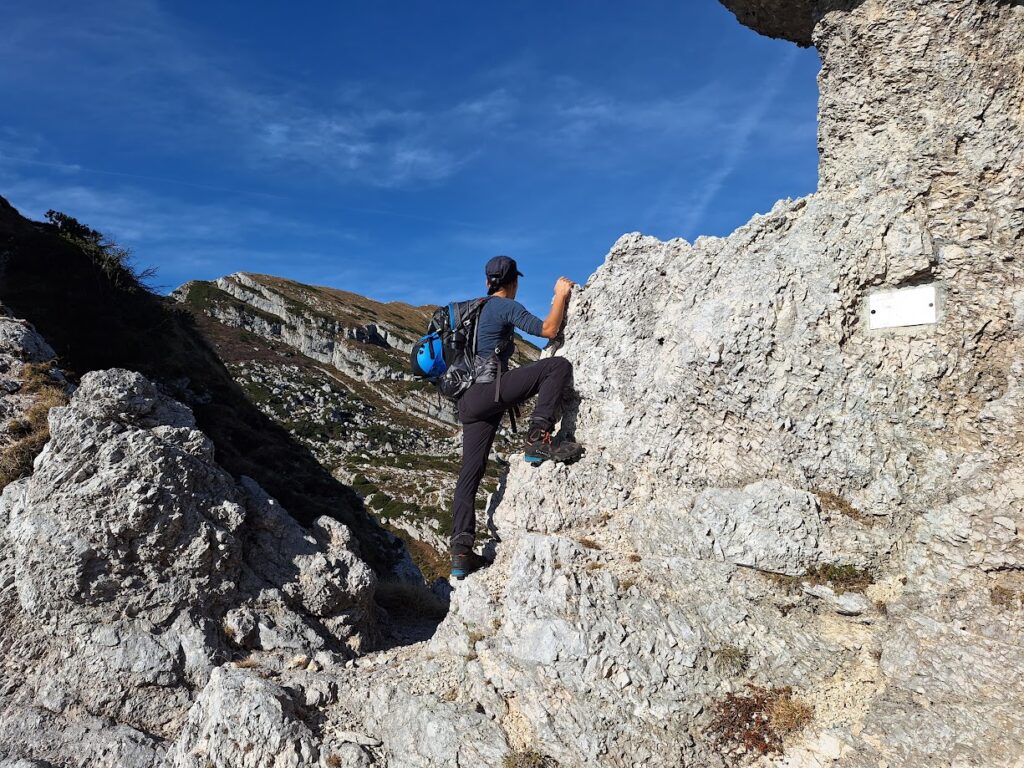 A Forcella Capra si inizia a guardare verso Nord.